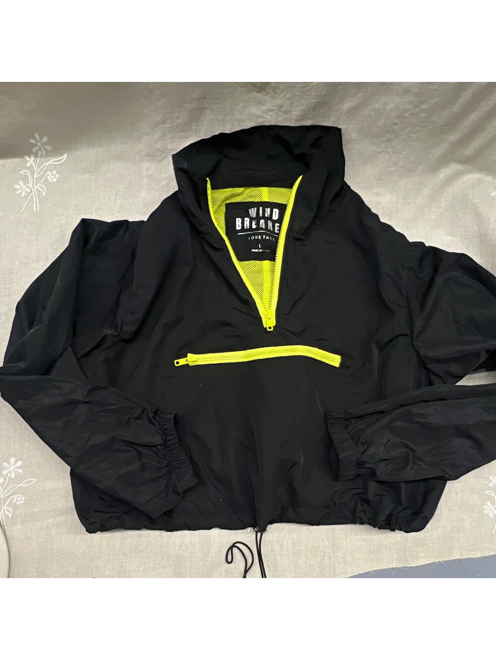 Love Tree Women’s Black/Yellow Windbreaker Jacket Half Zip Pockets Size L